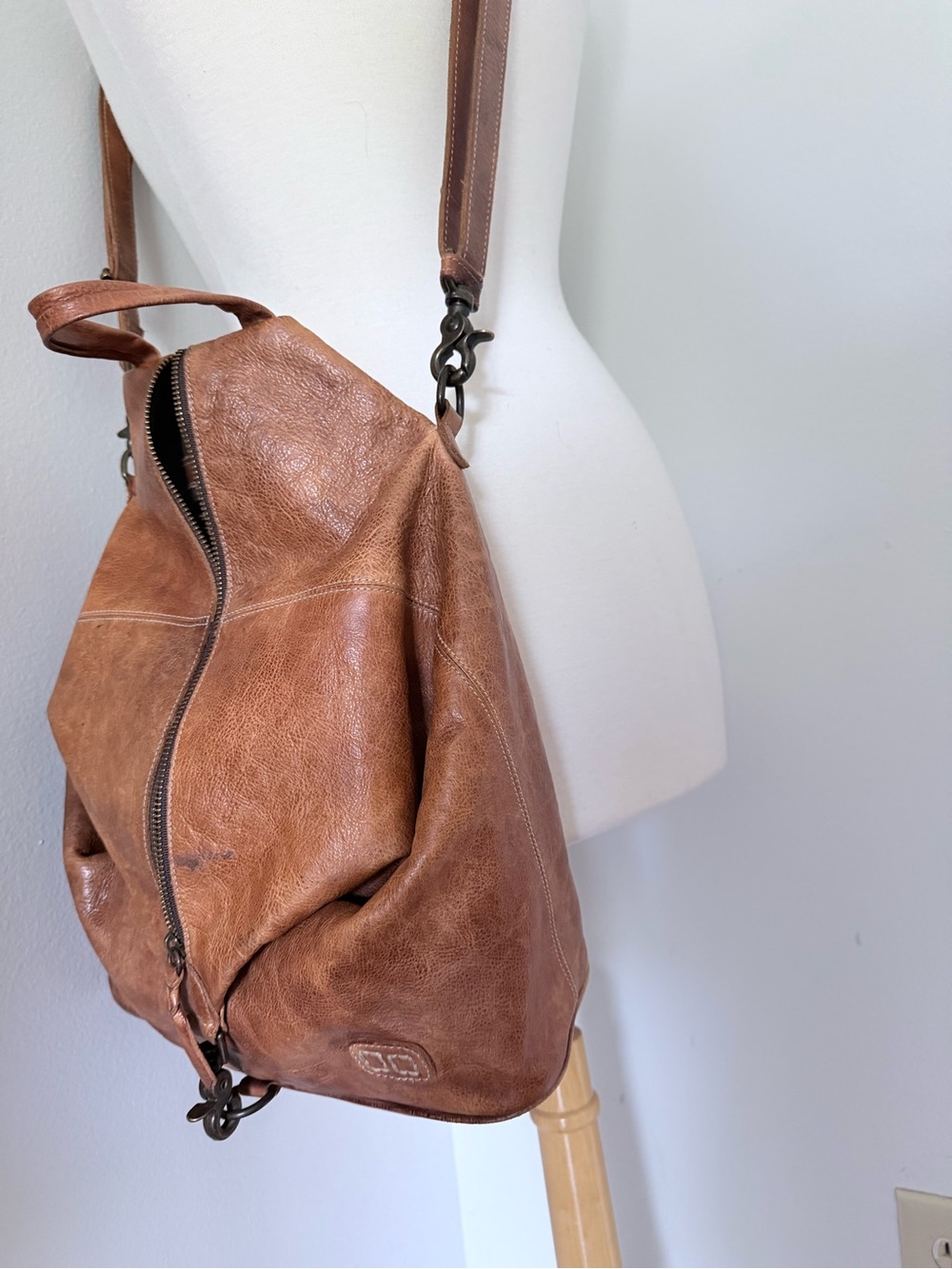 BED|STU Cognac Leather Shoulder Hobo Bag with Center Zip - Picture 3 of 7